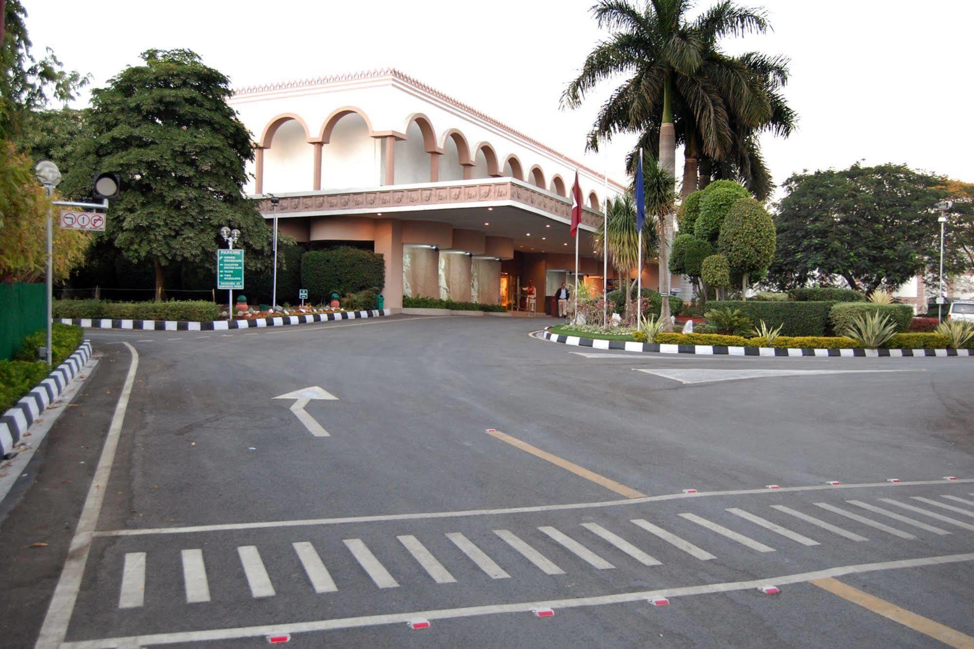 Welcomhotel By Itc Hotels, Rama International, Aurangabad Экстерьер фото